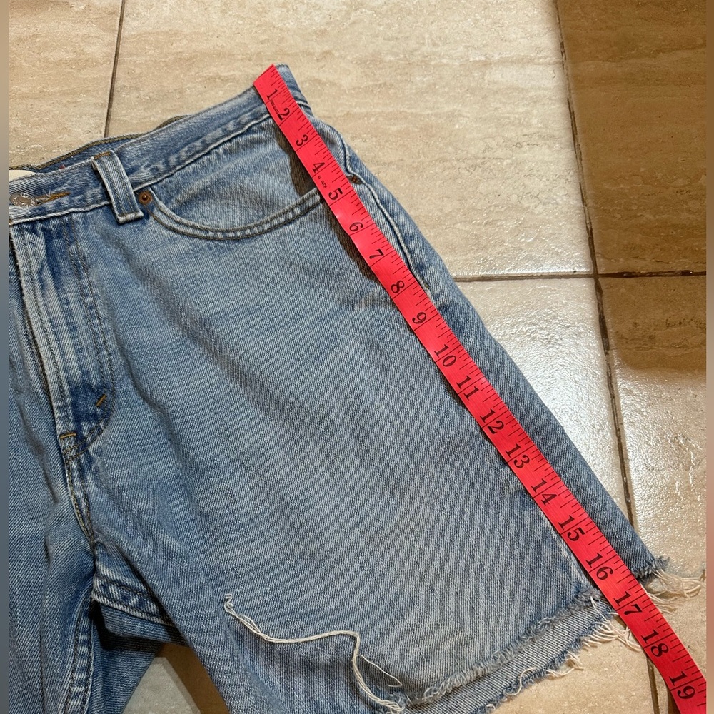 Levi’s Women 505 cut-off jean shorts W33, L30 - Picture 10 of 12